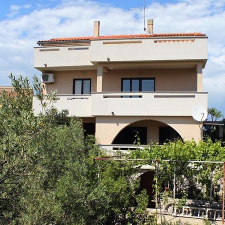 Rooms With A Parking Space Krk - 13553 Vrh  Bagian luar foto