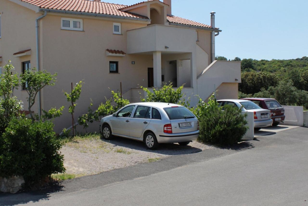 Rooms With A Parking Space Krk - 13553 Vrh  Bagian luar foto