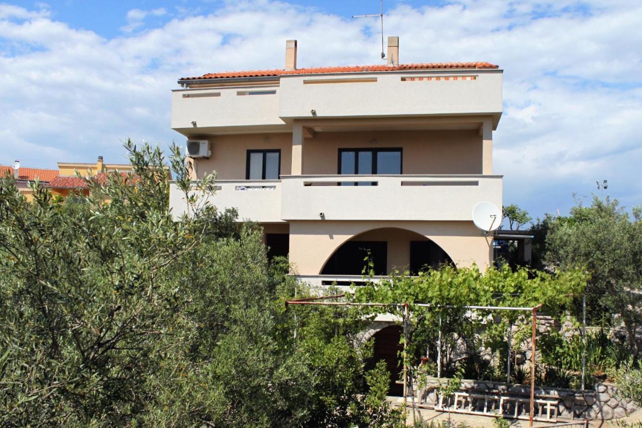 Rooms With A Parking Space Krk - 13553 Vrh  Bagian luar foto