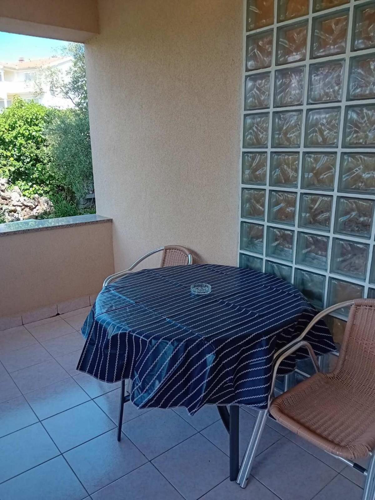 Rooms With A Parking Space Krk - 13553 Vrh  Bagian luar foto